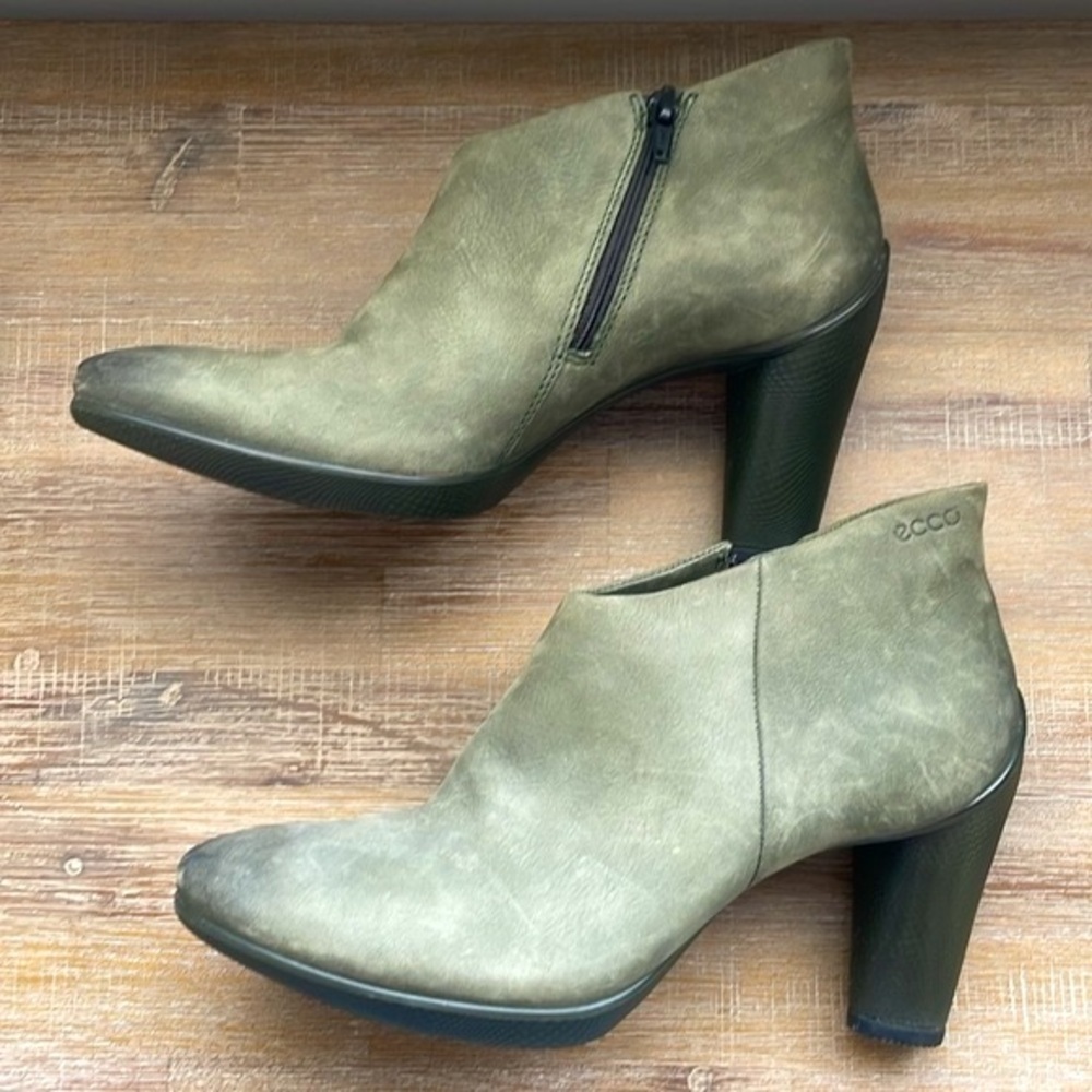 Ecco Women's Green Ankle Booties